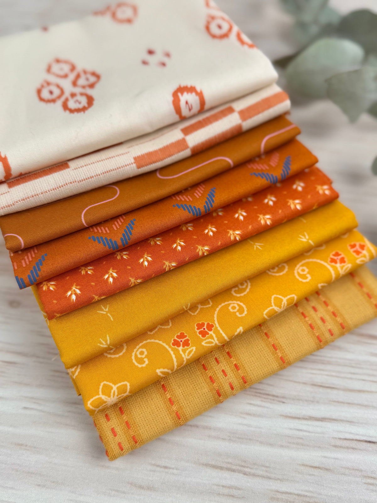 Mereenie Cotton Fabric Bundle - 8 Fat Quarters - product view 1