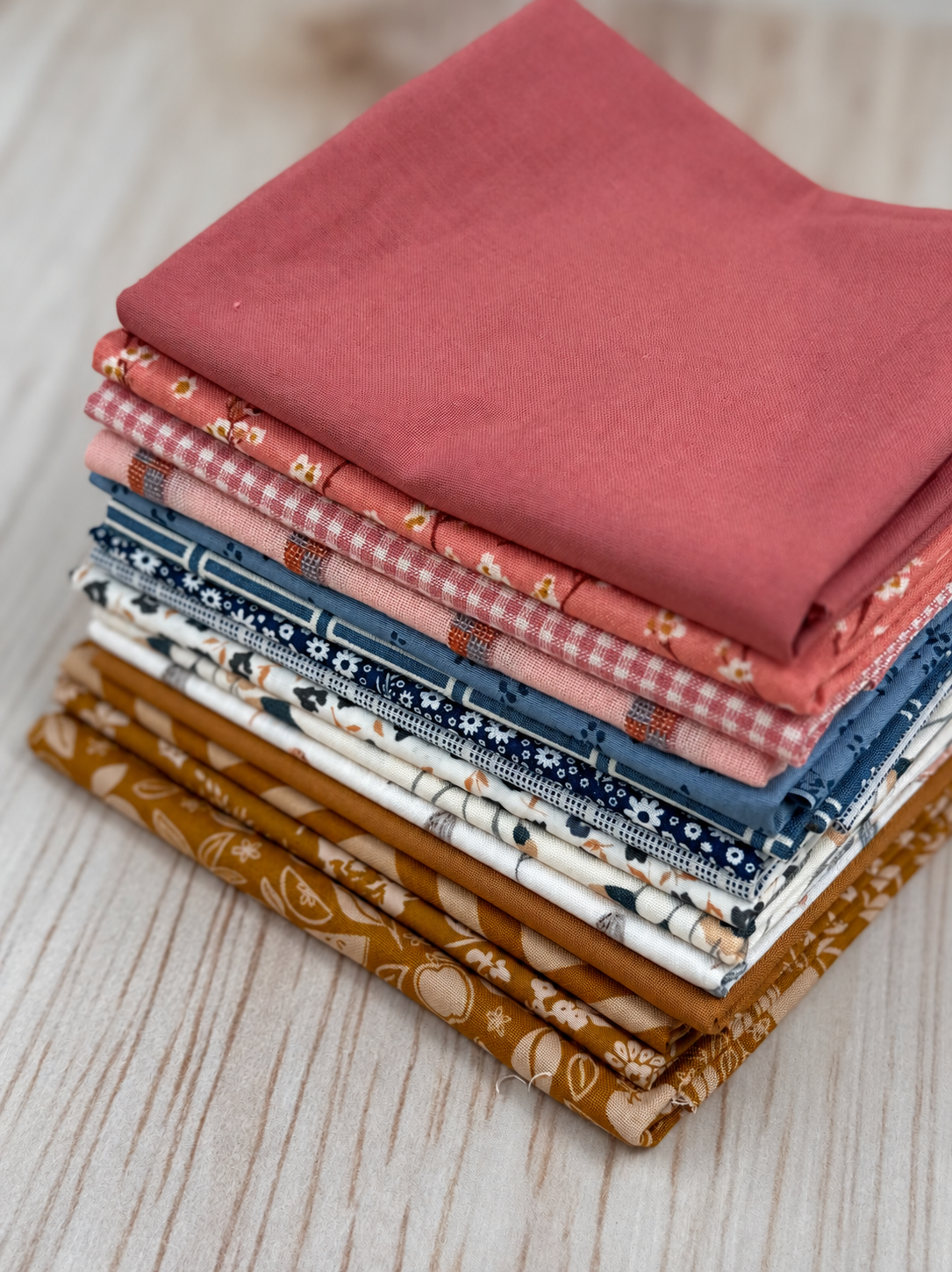 Murray Sunset Cotton Fabric Bundle - 15 Fat Quarters - product view 4